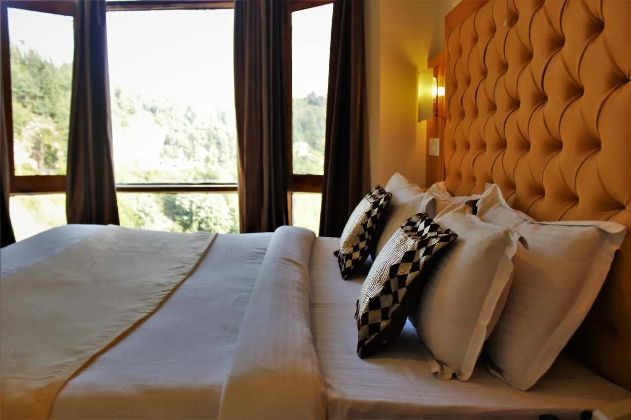 *** Hotel Golf Links Resort Shimla India