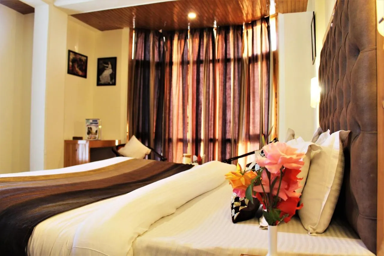 Hotel Golf Links Resort Shimla