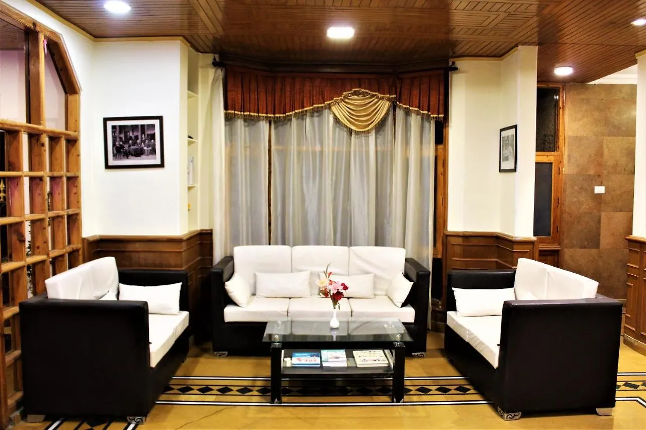 Golf Links Resort Shimla 3*,