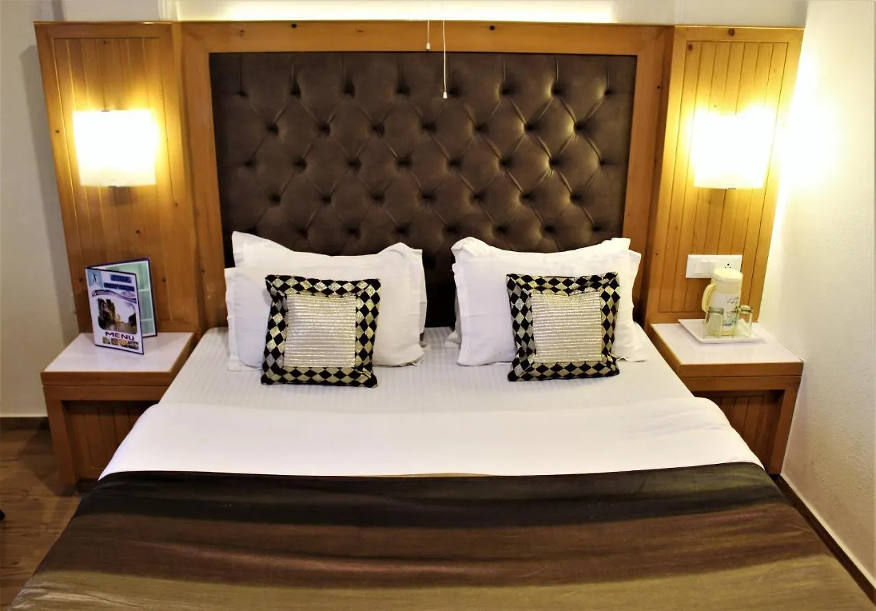 Hotel Golf Links Resort Shimla